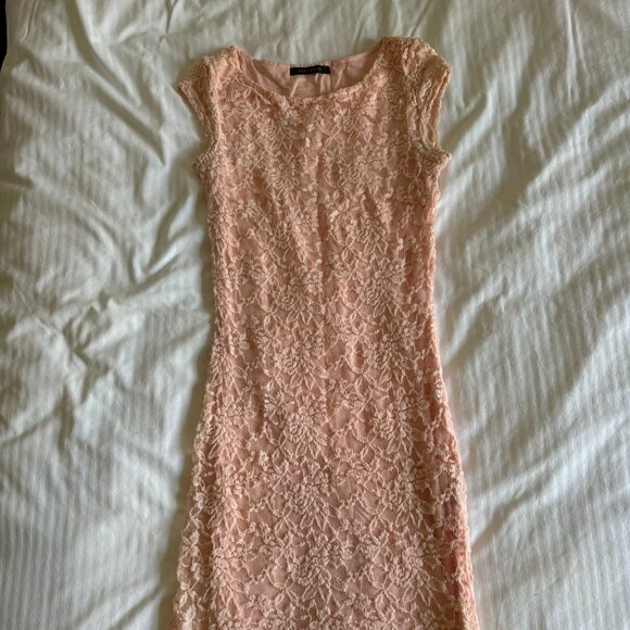 GUC Suzy Shier Pink Lace Floral Fitted Dress - Picture 1 of 4